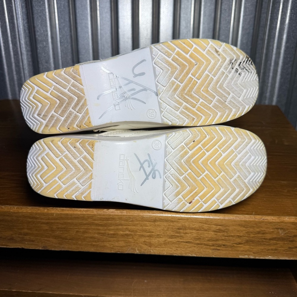 White Leather Dansko Clogs Size 39 New With Defects, No Box, Professional, Nurse - Picture 7 of 12